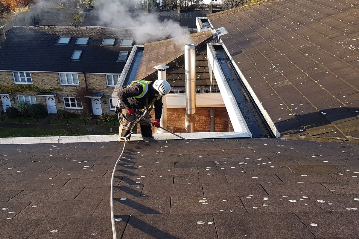 High Level Gutter Cleaning  And Their Common Myths